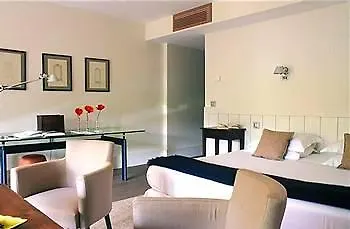 Le Prieure 5* فينوف ليز أفيجْنْ