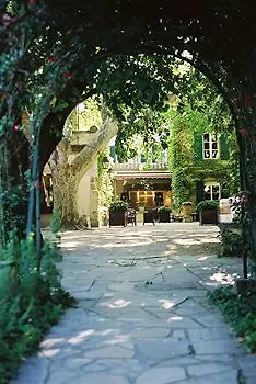 Le Prieure فندق